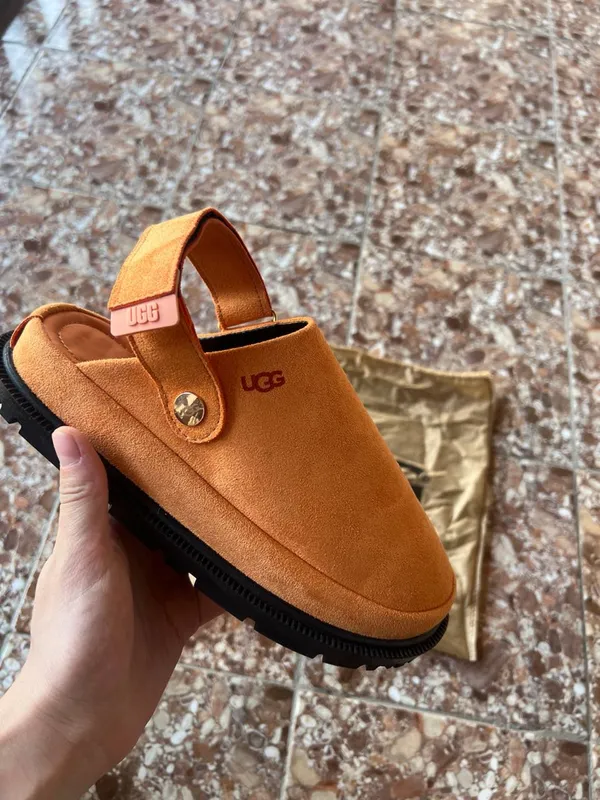 UGG тапочка 40 размер Турция — фото 2 UGG тапочка 40 размер Турция — фото 2