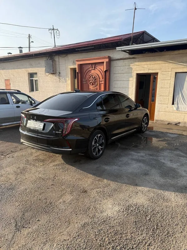 Автомобиль Хонжи. — фото 2