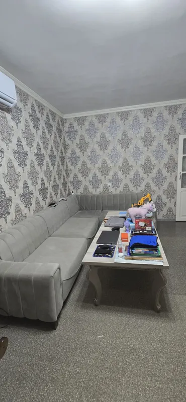 Divan tumshoq mebel kafolati bilan Divan tumshoq mebel kafolati bilan