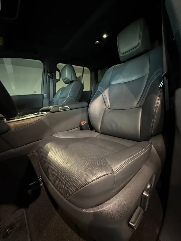 Toyota land cruiser 300 full komplektatsiya 4