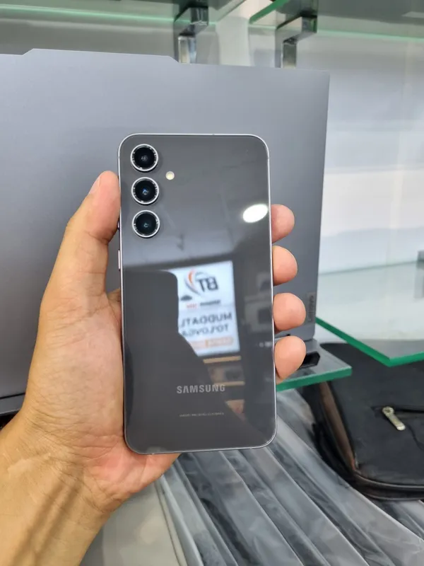 SAMSUNG S 23 FE 1