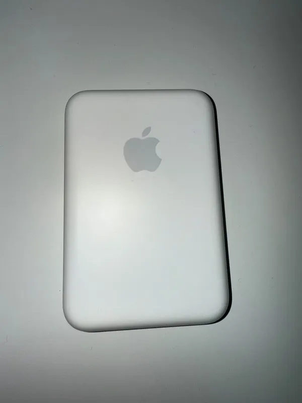 Apple MagSafe Battery Pack — фото 1