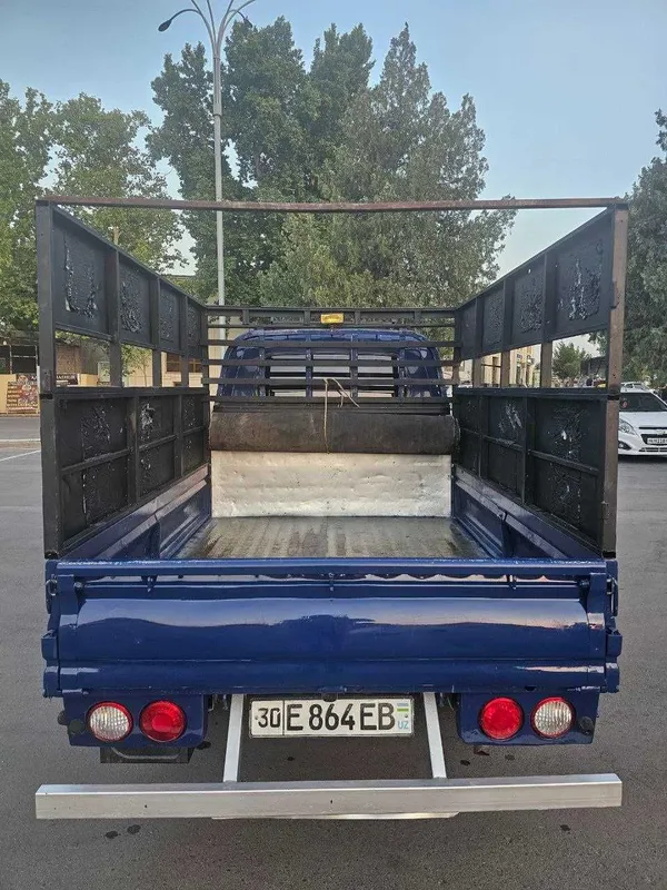 KIA BONGO Sotiladi 2 KIA BONGO Sotiladi 2