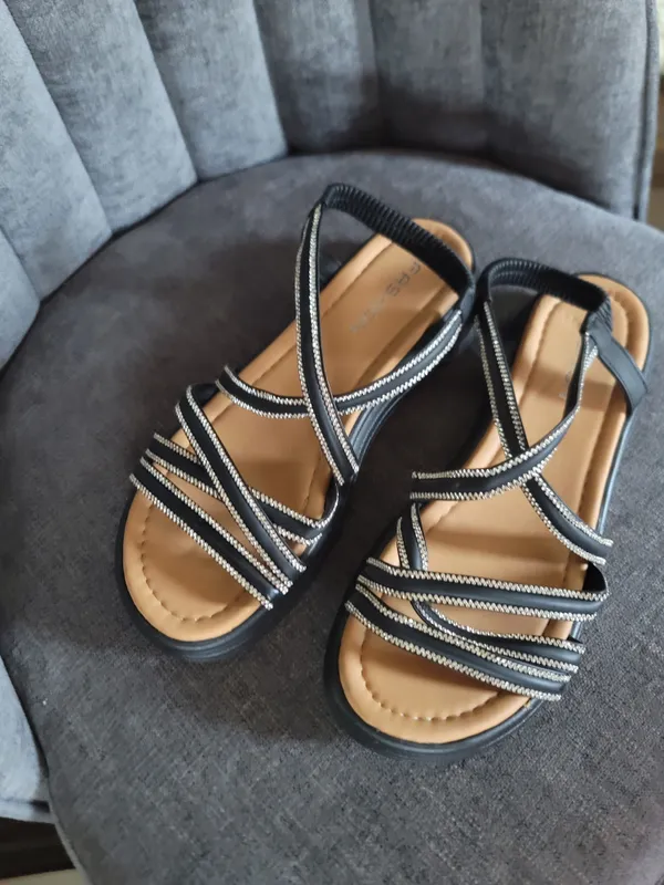 Yangi a’lo sifatli sandallar 38.39 2