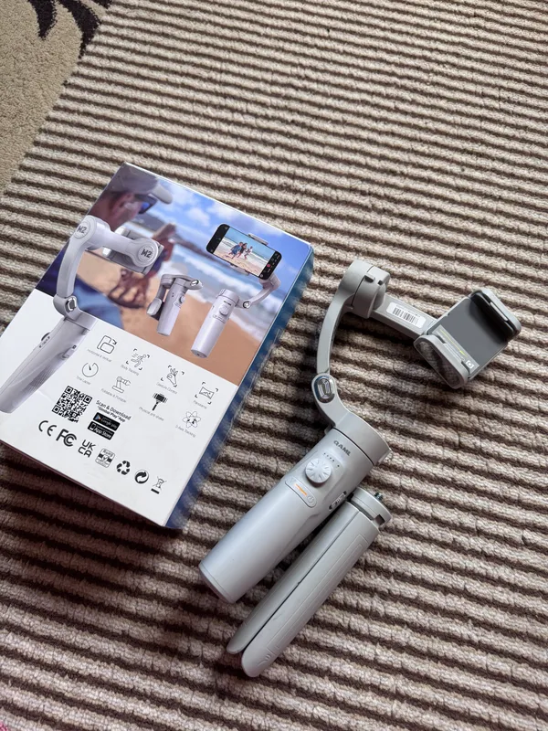 QARL Merak Two (M2) 3-Axis telefon stabilizatori 1 QARL Merak Two (M2) 3-Axis telefon stabilizatori 1