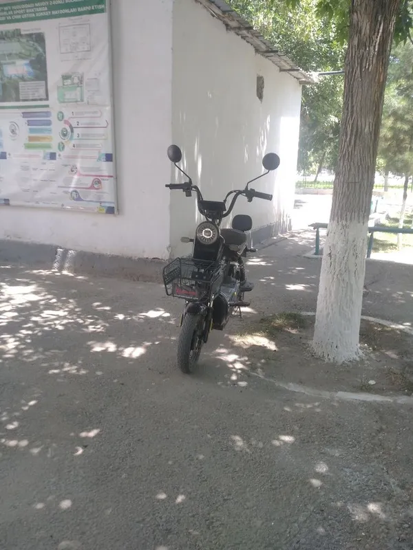 Moped sotiladi narxi bulishi 2 mln