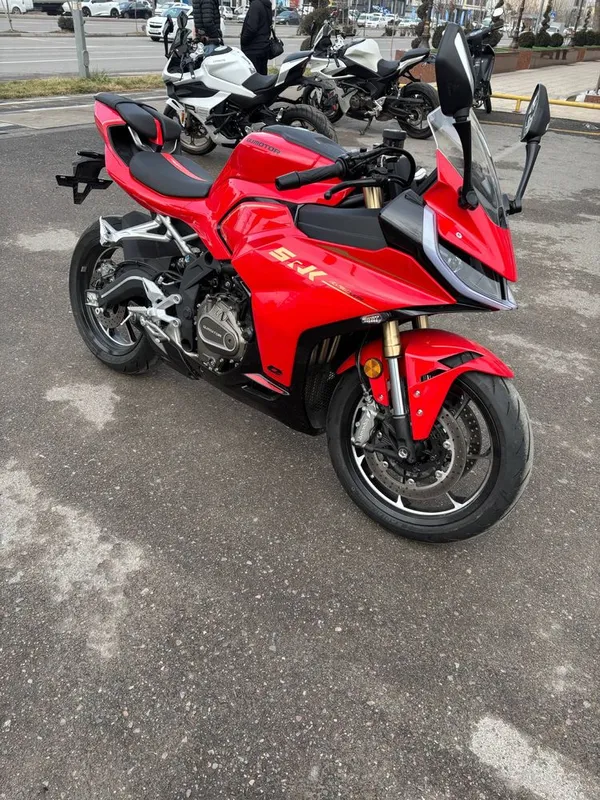 Мотоцикл Qj moto 421 4 цилинлра 1 Мотоцикл Qj moto 421 4 цилинлра 1