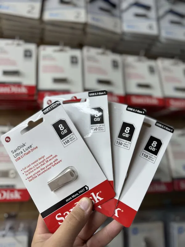 8 gb fleshkalar bu boshqach zor sifat 7 yil garantyas bor hammas 8 gb