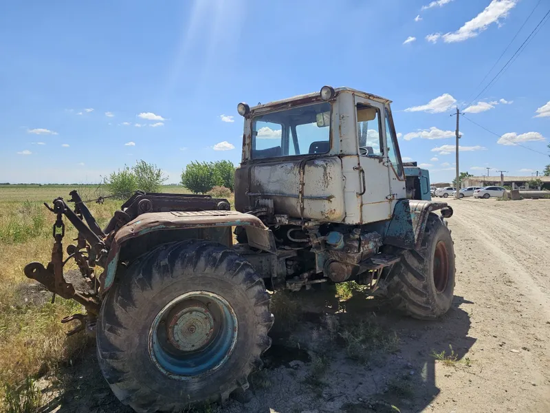 Traktor T 150 .. — фото 2