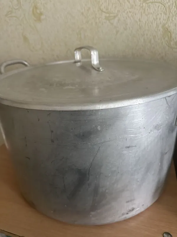 Алюминевая кострюля