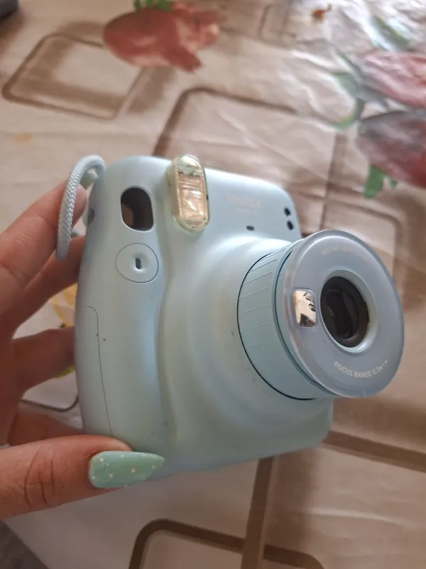 Продаю фотоопарат Instax mini 11 — фото 1