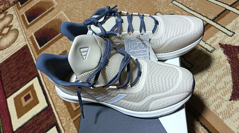 Adidas Кроссовка — фото 1