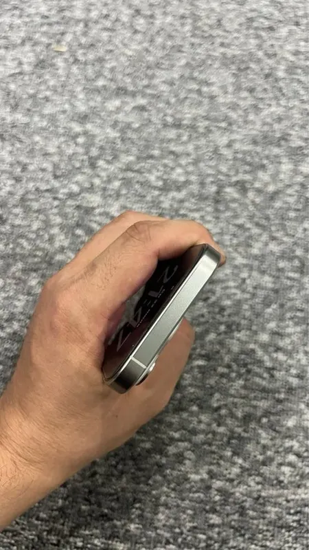 Iphone 15 pro white 4