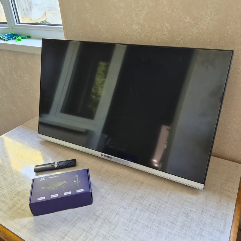 Телевизор SAMSUNG 32 дюйма и Smart TV BOX 1 Телевизор SAMSUNG 32 дюйма и Smart TV BOX 1