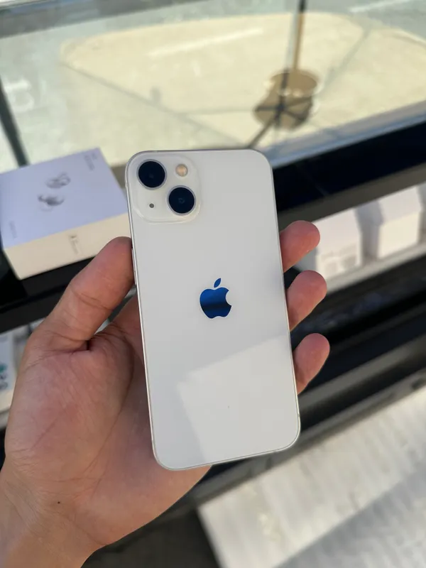 iPhone 13 ⚪️