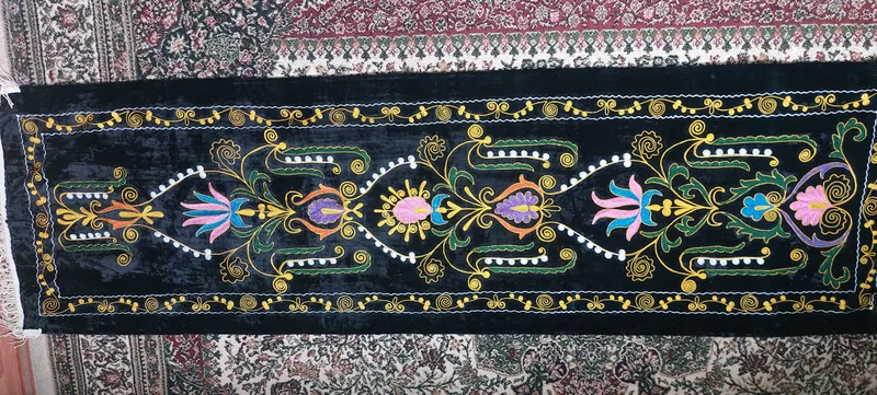 1970-yillardagi suzane, o‘lchami 2,60 × 80 sm 4