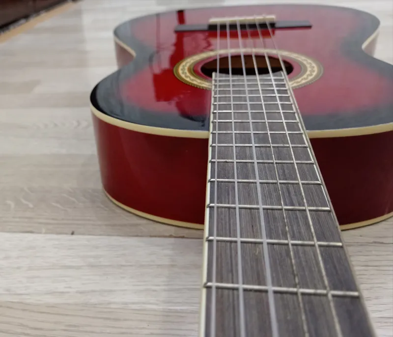 Gitara sotiladi holati yaxshi 5