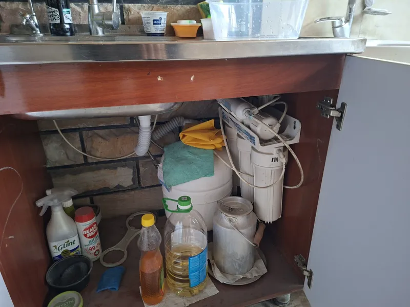 Kuheniy mebel sotiladi