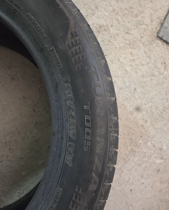 Шины Bridgestone. 215/55/R17 2 Шины Bridgestone. 215/55/R17 2