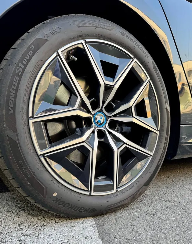 BMW I 5 2024 electro 35L 4 BMW I 5 2024 electro 35L 4
