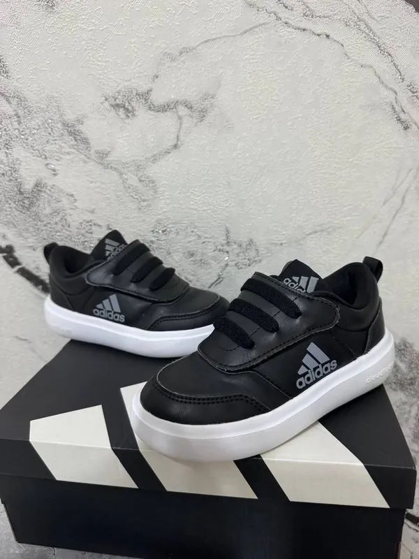 Кроссовки adidas на мальчика оригинал
