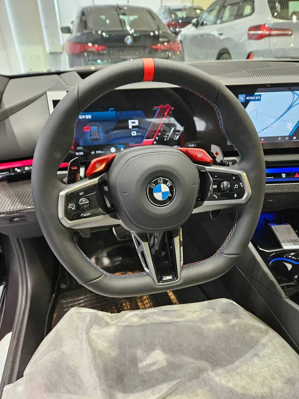 BMW M5 Touring G99 (в Корее) — фото 4