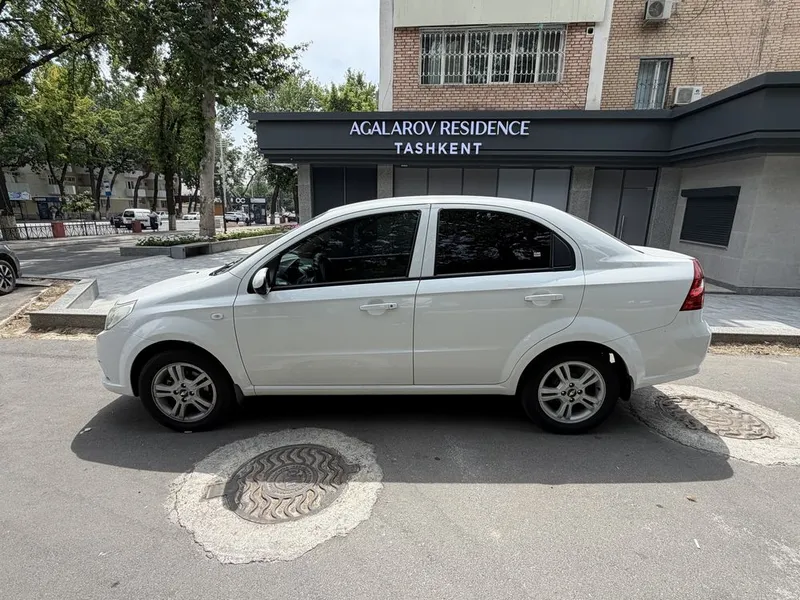 Chevrolet NEXIA 3 2017 бежевый салон — фото 1
