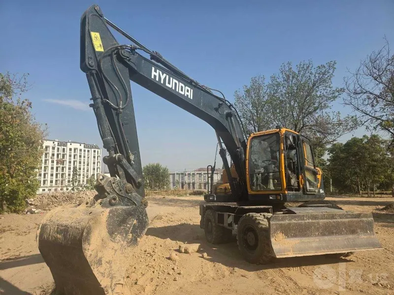 Экскаватор HYUNDAI 180w-9s 2 Экскаватор HYUNDAI 180w-9s 2