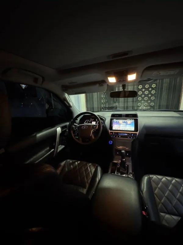 Land Cruiser Toyota 150 Tozza SROCHNA Sotiladi!! — фото 4