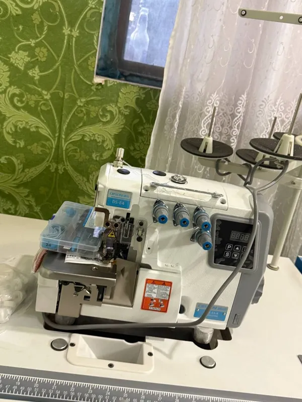 DISON DS-E4 4 ipli sanoat overlock mashinasi 1