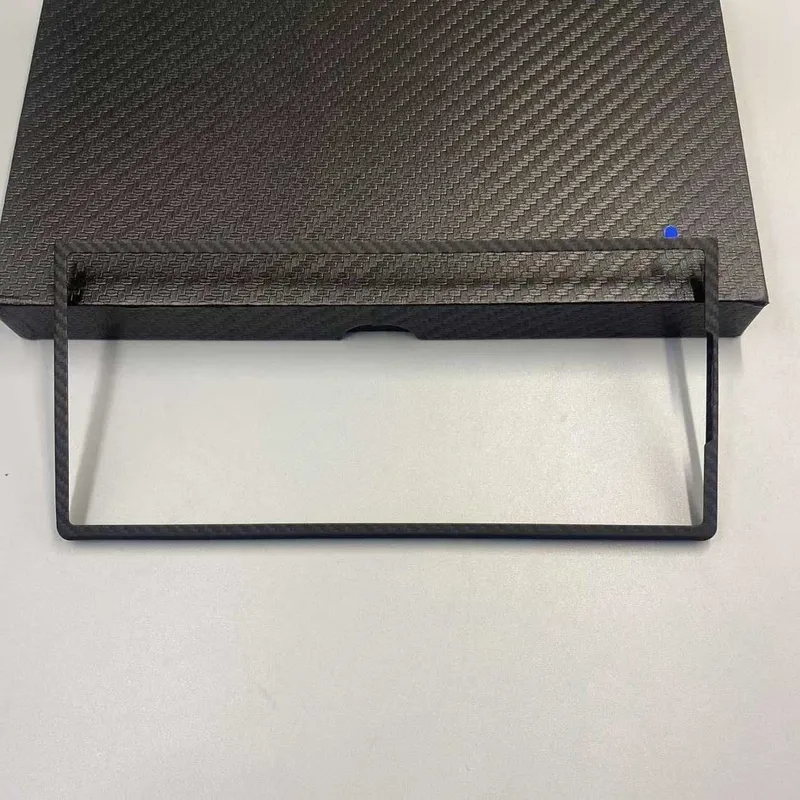 Ultra Slim Carbon Case Samsung Galaxy Fold 7 uchun - карбоновый чехол — фото 1