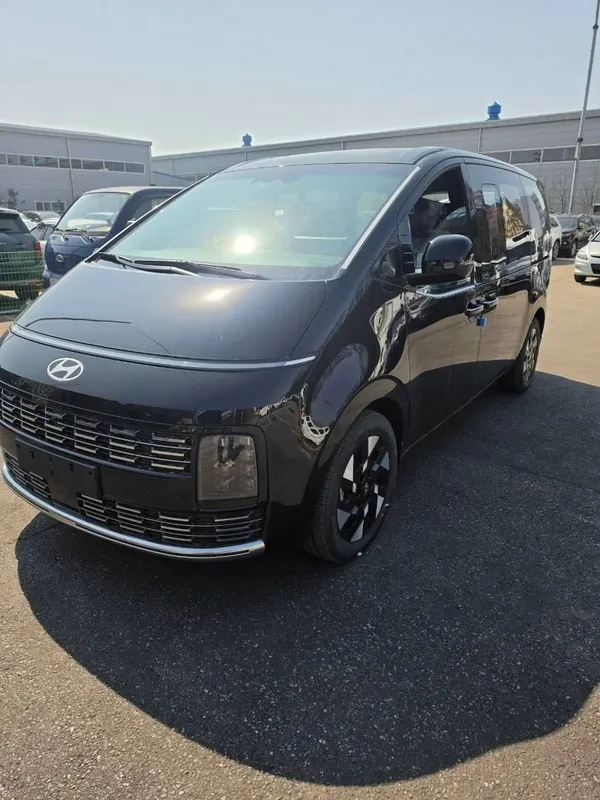 Hyundai Staria 1,6 Turbo Hybrid 2026/01