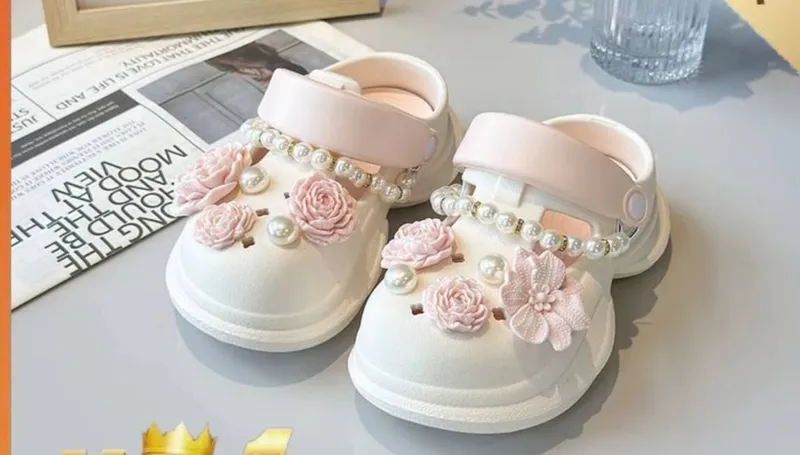 crocs