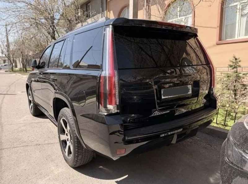 Chevrolet Tahoe 2020 — фото 1