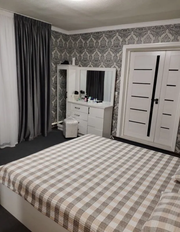 Yevrota’mirli shinam uy sotiladi, 3 xona, 120 m², uchastka 1.74 sotix, burchak hovli 4