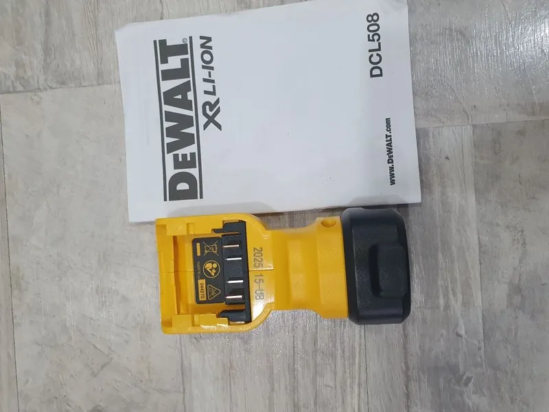 Фонарь Dewalt DCL 508 12 V — фото 1