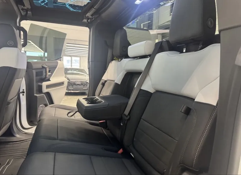 GMC Hummer EV Edition 1 2026 7 GMC Hummer EV Edition 1 2026 7