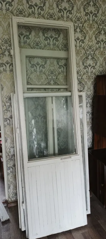 Деревянные окна и двери