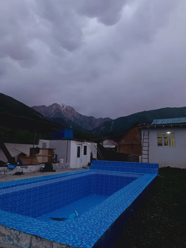 banner ustanovka basseyn afshivka soya setka xizmatlari