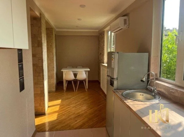 Продаётся просторная 3-комнатная квартира, 74 м², кирпичный дом 7
