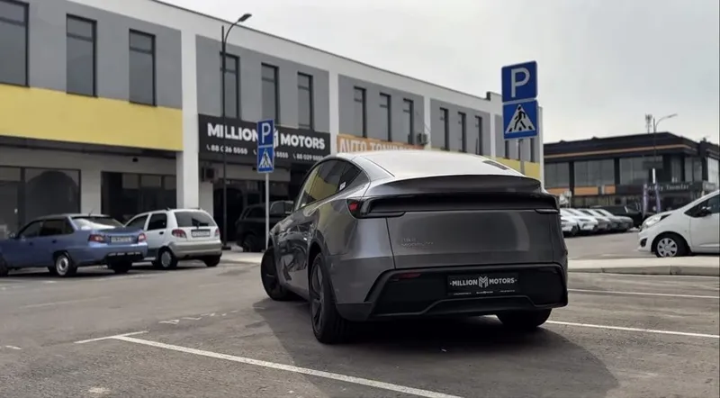 Tesla Model Y 2025 AWD (All-Wheel Drive) - 750km — фото 3