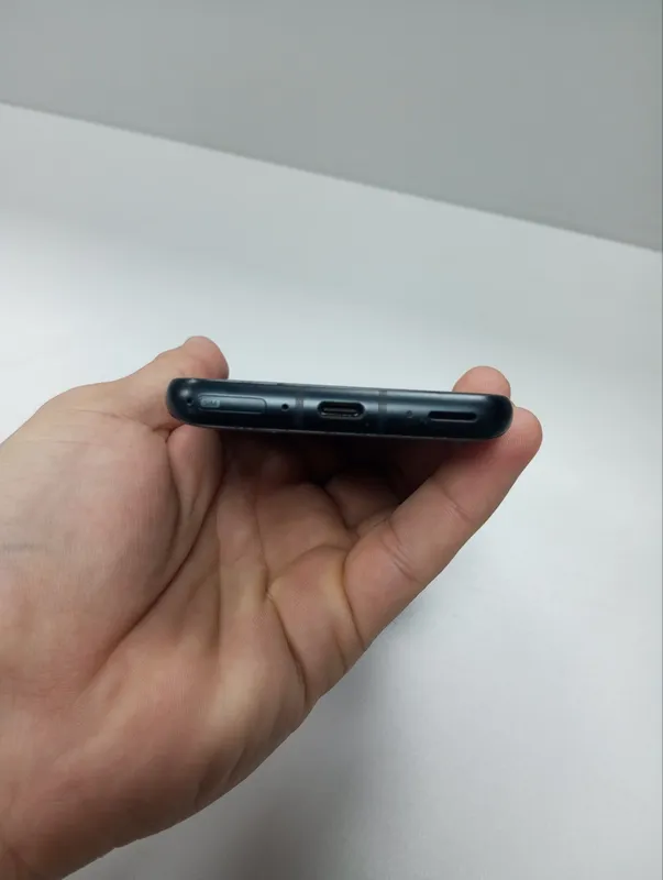 Asus Zenfone 8 5G 8/128 gb — фото 1