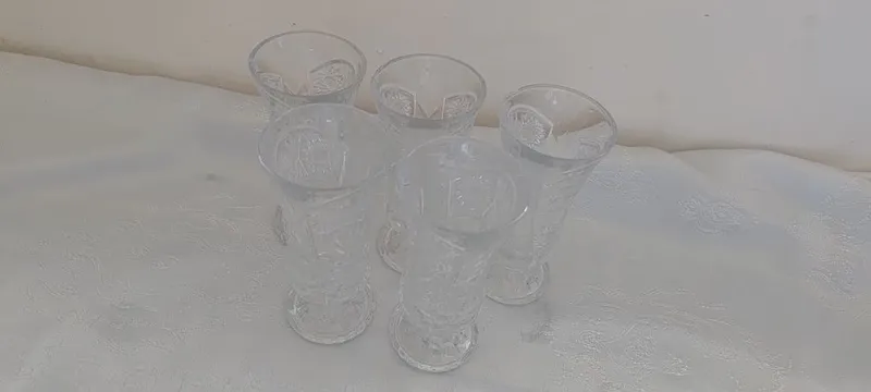 5 ta oq rangli bayramona stakan 4 5 ta oq rangli bayramona stakan 4