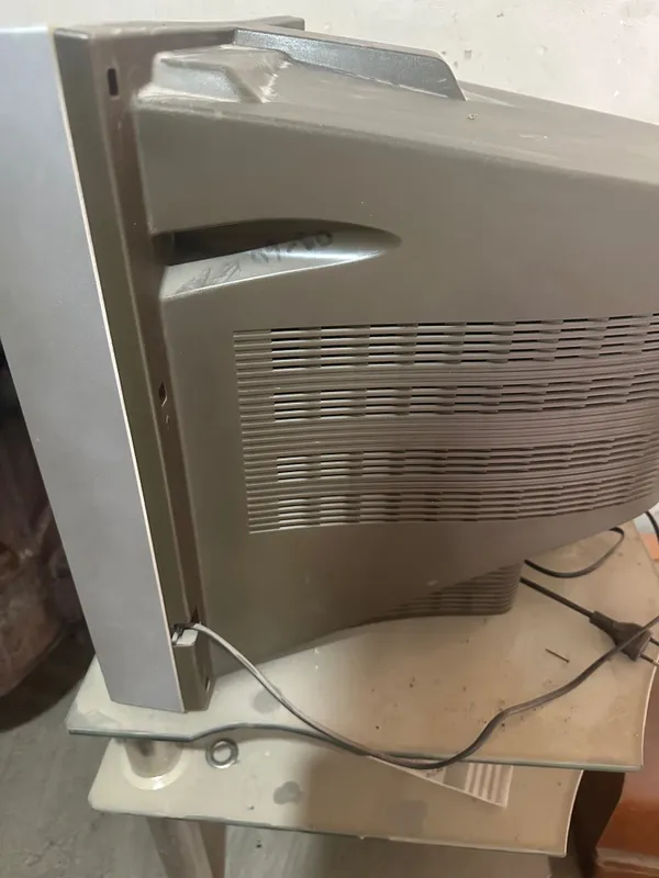 Televizor NOVEK yaxshi holatda 2