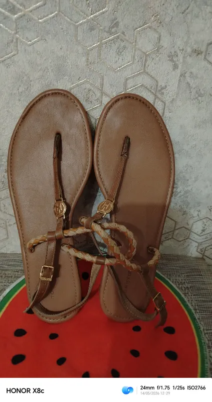 A’lo holatda ayollar oyoq kiyimini sotaman 9 A’lo holatda ayollar oyoq kiyimini sotaman 9