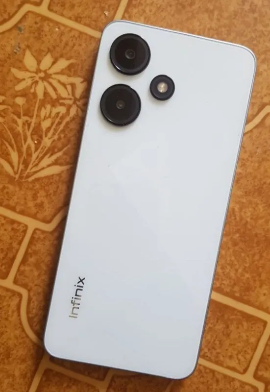 Infinix hot 30 i — фото 1