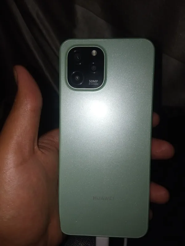 HUAWEI nav y61 1