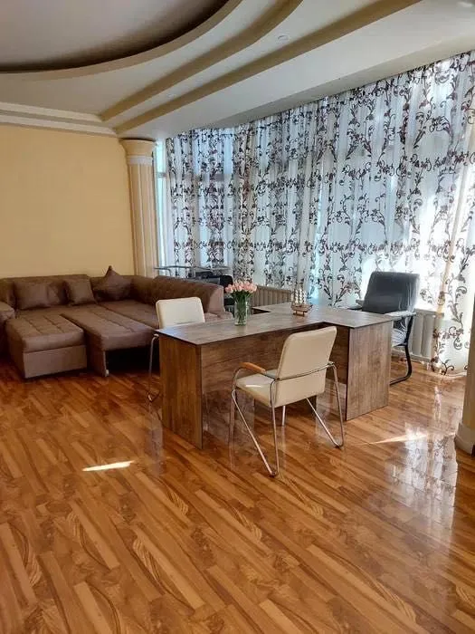 Продаётся помещение Чорсу 340м² .