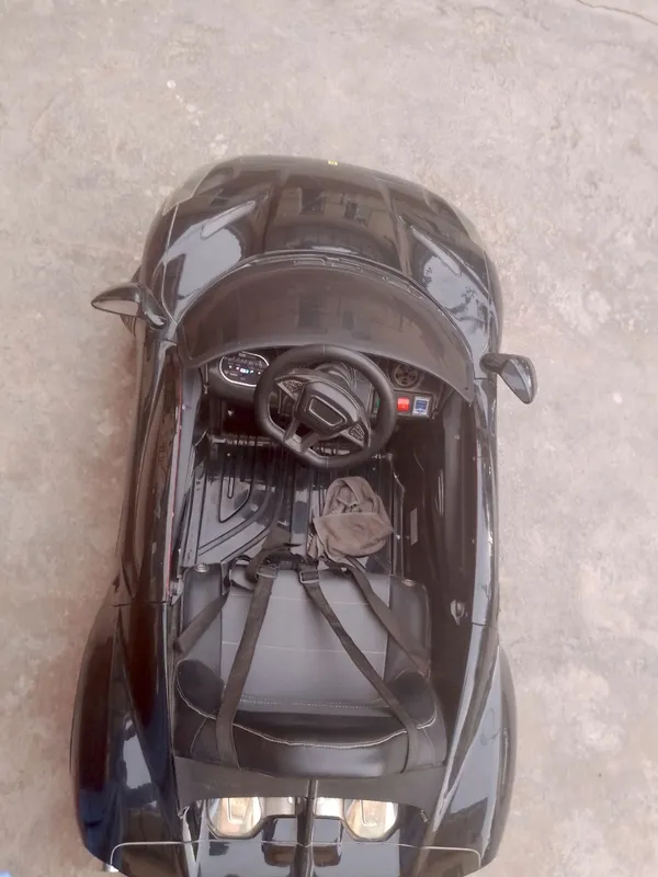 sport car aybi:qirilgan, narxi:950.000 kelishamz.