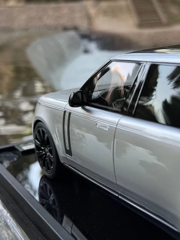 Range Rover 1:18 kolleksion modelcha 8